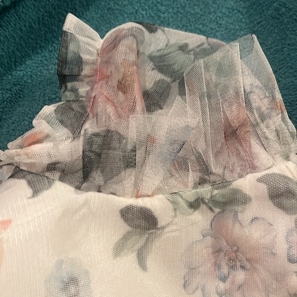 Light green,pink and white - Picture 4 of 5